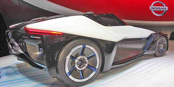 треугольный автомобиль Nissan BladeGlider треугольный автомобиль Nissan BladeGlider