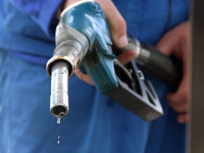 Белорусский бензин украинцам обходится дешевле, чем белорусам