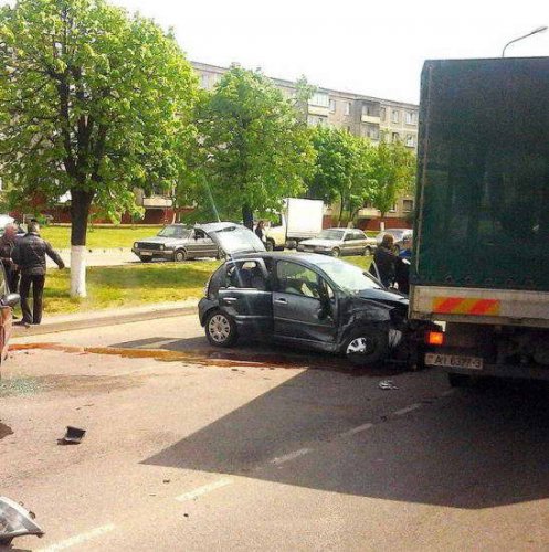 ДТП с участием трех автомобилей на ул.Б.Хмельницкого в Гомеле