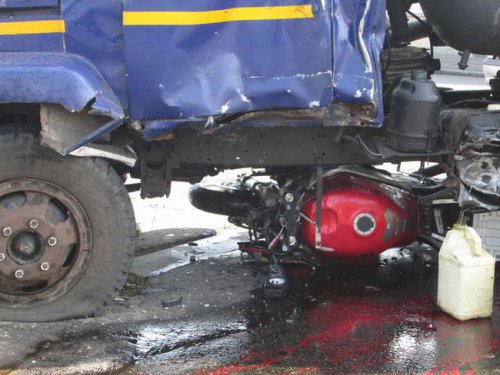 Под колесами грузовика в Гомеле погиб мотоциклист