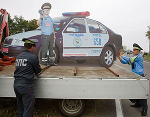 В Гомельской области на самых опасных участках дорог устанавливают муляжи машин ГАИ