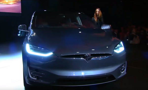 Илон Маск представил новую Tesla Model Y