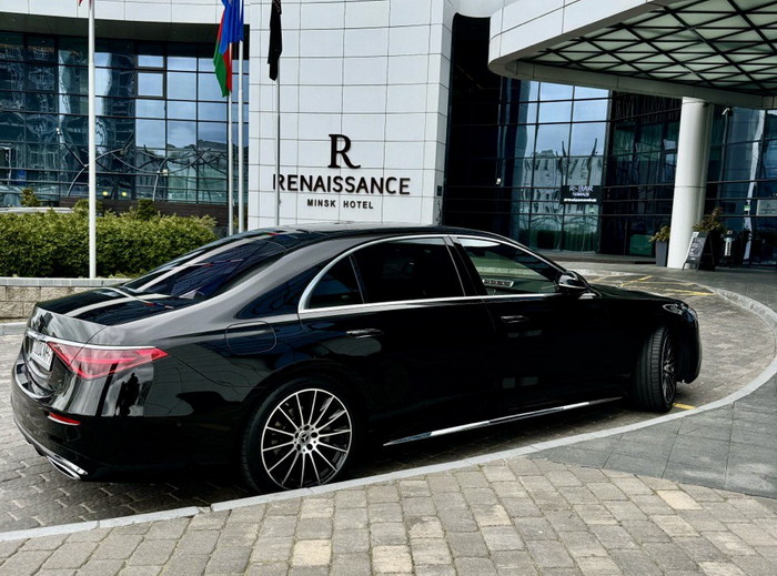 Аренда Mercedes S-Class в Минске: выбор №1 для свадеб премиум-класса