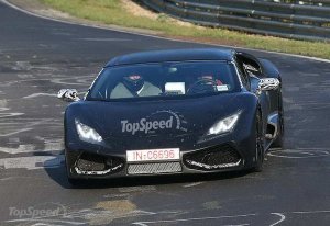Lamborghini Cabrera разминается на трассе в Нюрбургринге