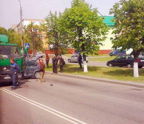 ДТП с участием трех автомобилей на ул.Б.Хмельницкого в Гомеле