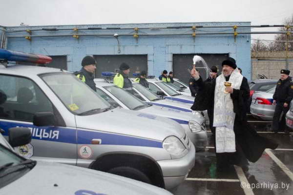 Эвакуировать авто и штрафовать водителей в Гомеле будут освященные инспекторы