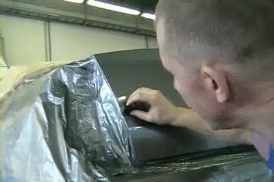 Видео: как убрать потек краски на кузове автомобиля